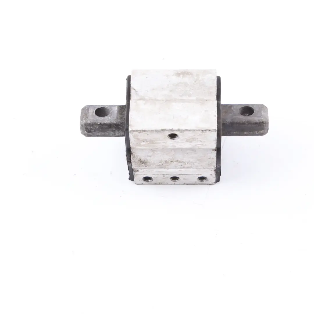 Getriebehalterung OM651 Getriebehalterung für Mercedes W204 W212 mit Teilenummer A2122400818 Mercedes W204 W212 Getriebehalterung OM651 Getriebehalterung - SKU A2122400818 - Teilenummer A2122400818