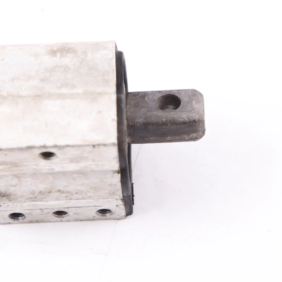 Getriebehalterung OM651 Getriebehalterung für Mercedes W204 W212 mit Teilenummer A2122400818 Mercedes W204 W212 Getriebehalterung OM651 Getriebehalterung - SKU A2122400818 - Teilenummer A2122400818