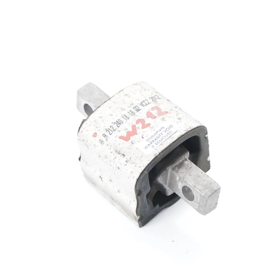 Soporte caja cambios del motor Mercedes W212 Diesel OM651 Soporte de soporte para con número de pieza A2122401818 Soporte caja cambios del motor Mercedes W212 Diesel OM651 Soporte de soporte - SKU A2122401818 - Número de pieza A2122401818