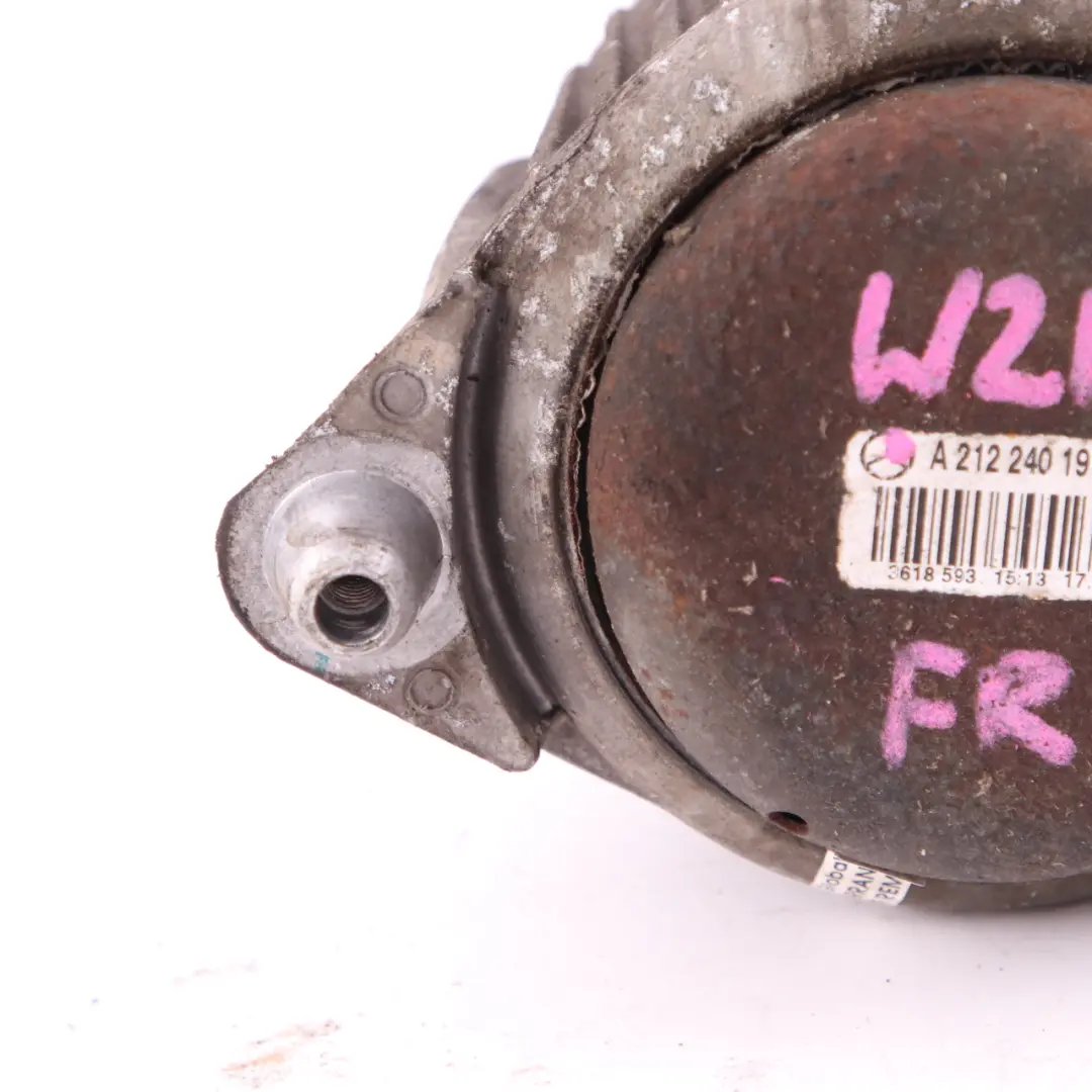 Mount Mercedes W212 Diesel OM651 Right O/S Support Holder to Engine with Part number A2122401917 Engine Mount Mercedes W212 Diesel OM651 Right O/S Support Holder - SKU A2122401917 - Part number A2122401917