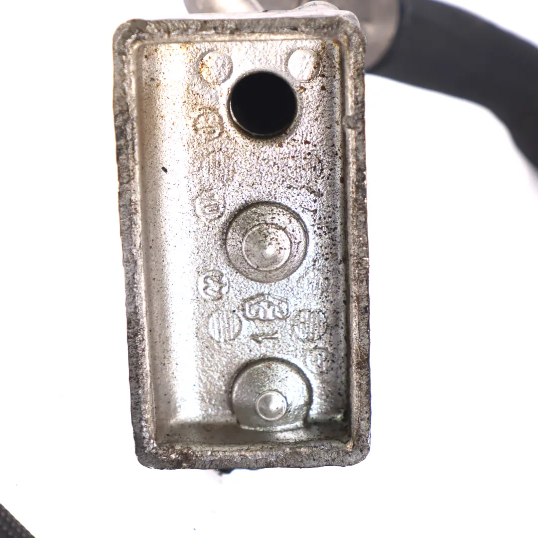 Conduite d'huile Mercedes W212 Petrol OM271 Tuyau refroidissement d'huile moteur pour à propos du numéro de pièce A2122702396 Conduite d'huile Mercedes W212 Petrol OM271 Tuyau refroidissement d'huile moteur - SKU A2122702396 - Numéro de pièce A2122702396