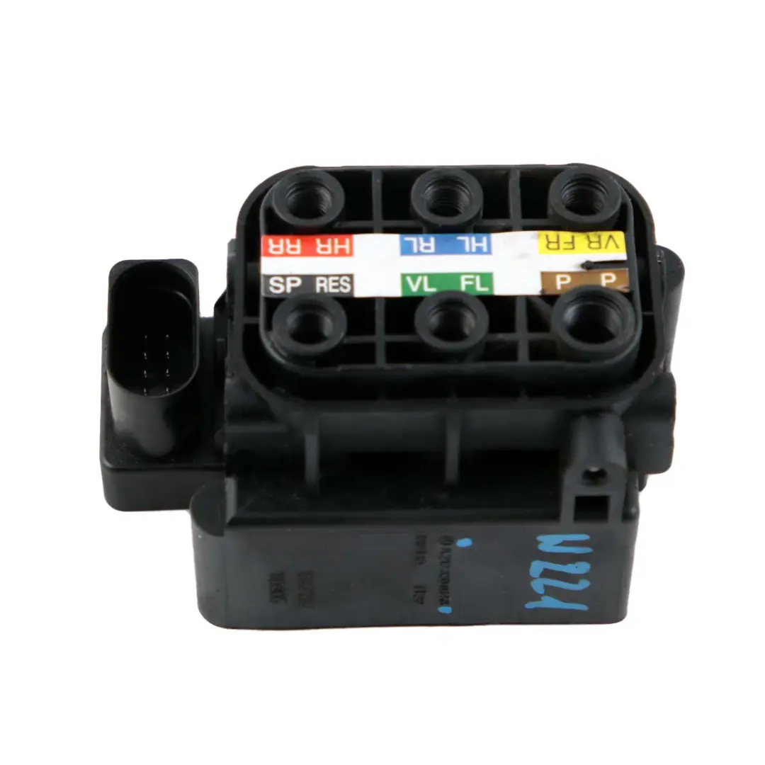 Rozdzielacz Zawór Zawieszenia do Mercedes W221 o numerze A2123200358 Mercedes W221 Rozdzielacz Zawór Zawieszenia - SKU A2123200358 - Numer Części A2123200358