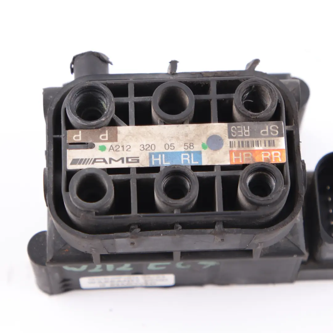 Mercedes W212 Bloque Válvulas AMG Módulo Control Suspensión Aire - SKU A2123200558 - Número de pieza A2123200558