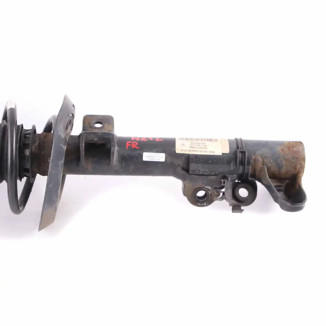 Puntone a molla Ammortizzatore anteriore destro per Mercedes W212 con numero di parte A2123201238 Mercedes W212 Puntone a molla Ammortizzatore anteriore destro - SKU A2123201238 - Numero di parte A2123201238