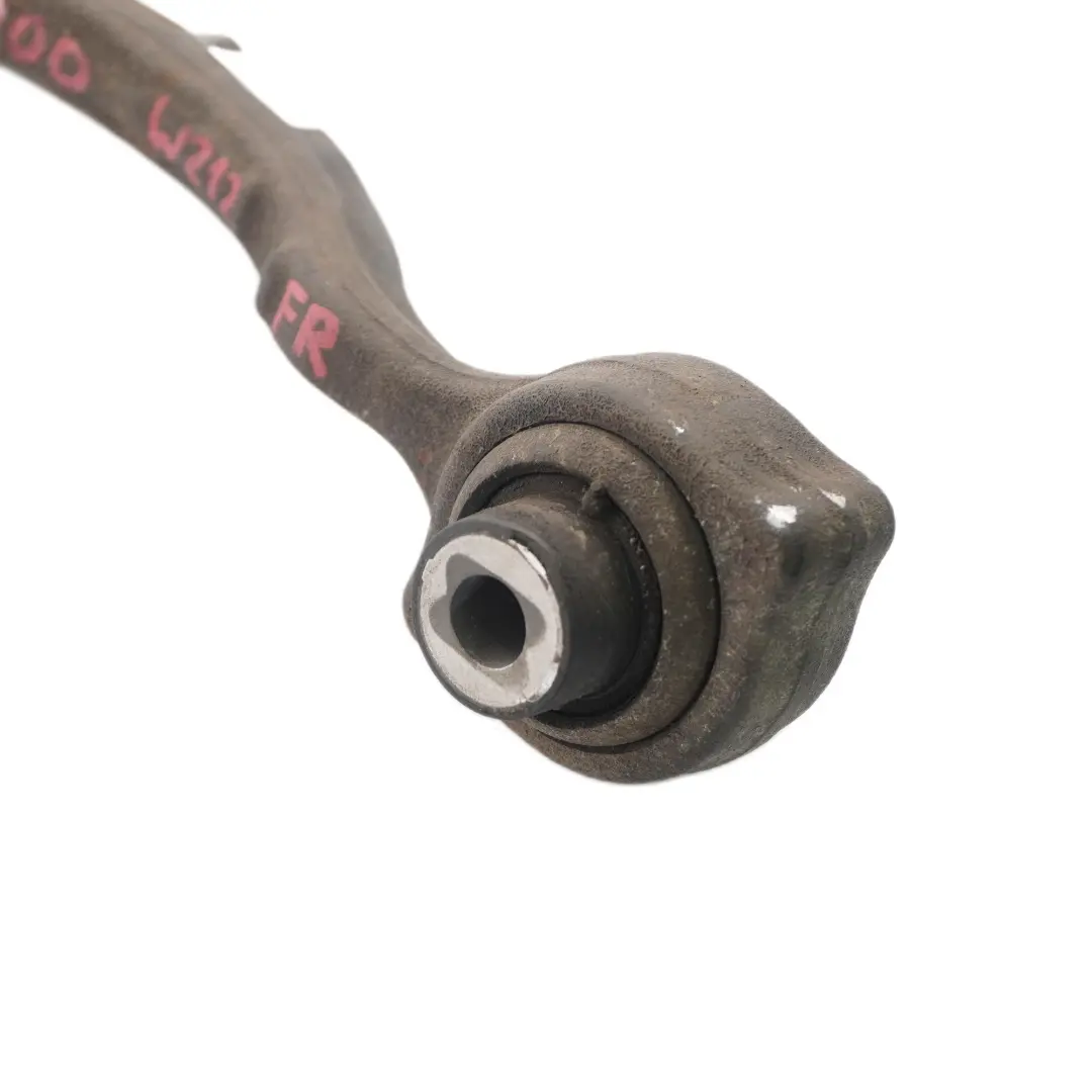 Braccio Controllo Anteriore Destro Braccio Superiore per Mercedes W212 con numero di parte A2123304000 Mercedes W212 Braccio Controllo Anteriore Destro Braccio Superiore - SKU A2123304000 - Numero di parte A2123304000