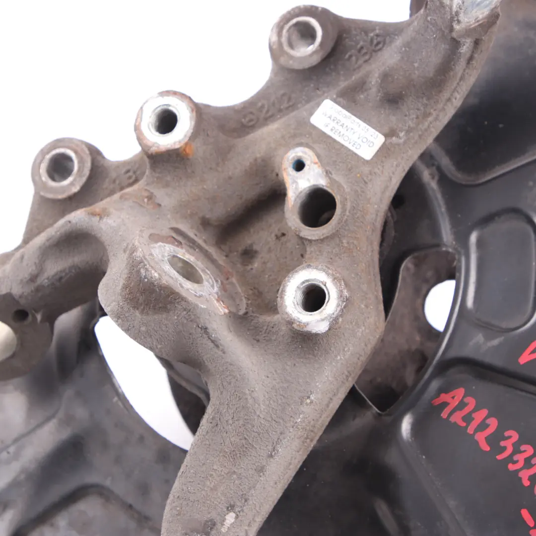 Mercedes W212 Porte-roue avant gauche Moyeu de roue - SKU A2123320700-1 - Numéro de pièce A2123320700