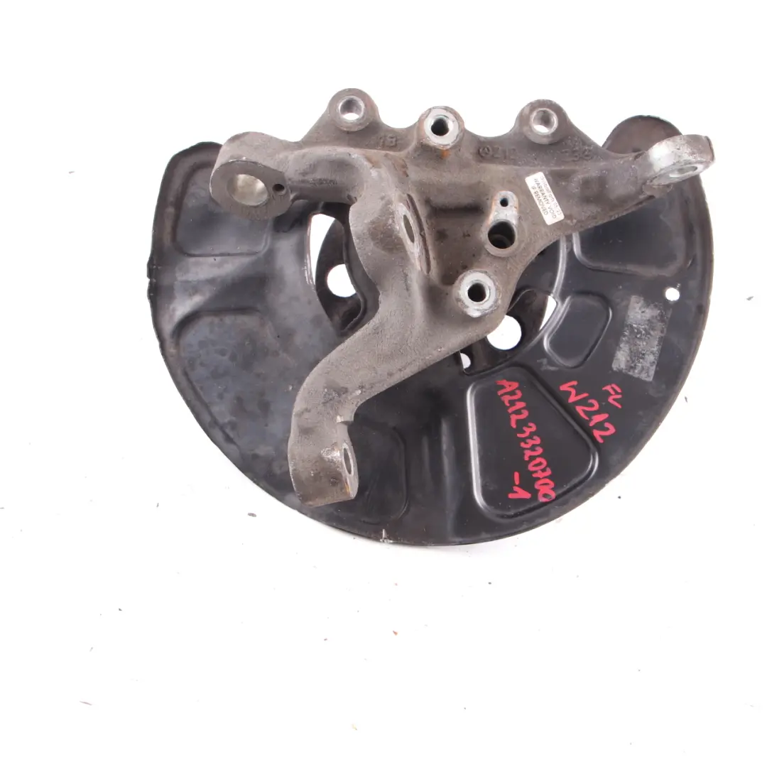 Radträger vorne links Achsschenkel Radnabe für Mercedes W212 mit Teilenummer A2123320700 Mercedes W212 Radträger vorne links Achsschenkel Radnabe - SKU A2123320700-1 - Teilenummer A2123320700
