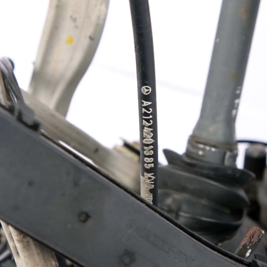 Noga Zwrotnica Piasta Zawieszenie Koła Tył Prawy do Mercedes W212 250 CDI o numerze A2123500241 Mercedes W212 250 CDI Noga Zwrotnica Piasta Zawieszenie Koła Tył Prawy - SKU A2123500241-1 - Numer Części A2123500241