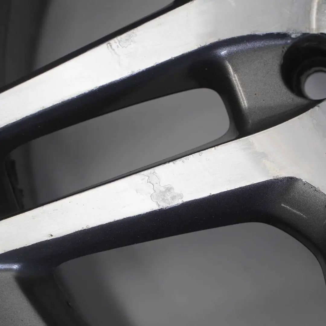 W207 W212 Felga Aluminiowa 18" 8.5J do Mercedes o numerze A2124010300 Mercedes W207 W212 Felga Aluminiowa 18" 8.5J - SKU A2124010300-2 - Numer Części A2124010300