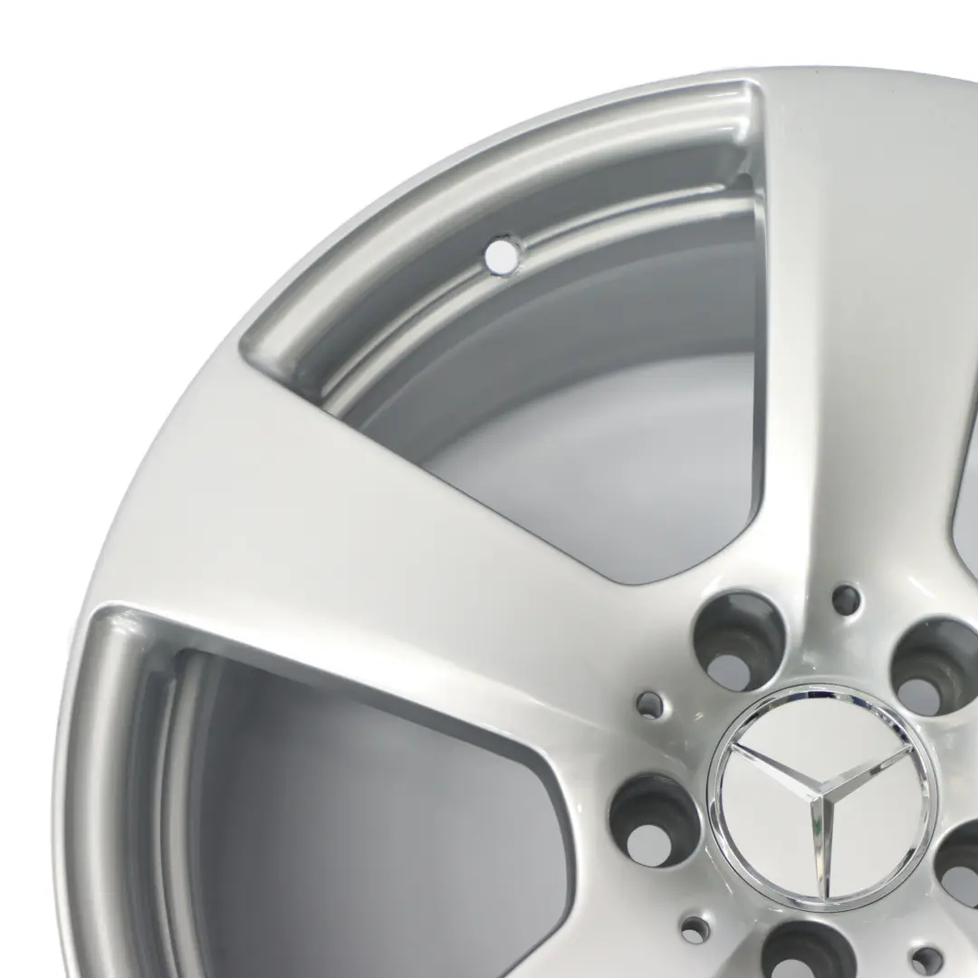 Mercedes W212 Eje trasero de Plata Llanta de Aleacion 18 "ET: 54 9J - SKU A2124011402-1 - Número de pieza A2124011402