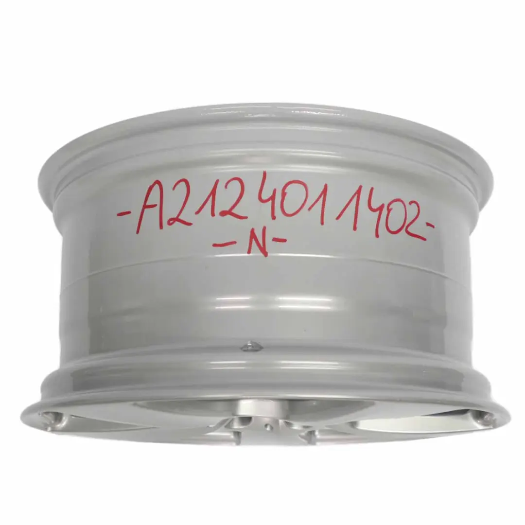 Asse Posteriore Argento Cerchio In Lega 18" Et:54 9J per Mercedes W212 con numero di parte A2124011402 Mercedes W212 Asse Posteriore Argento Cerchio In Lega 18" Et:54 9J - SKU A2124011402 - Numero di parte A2124011402