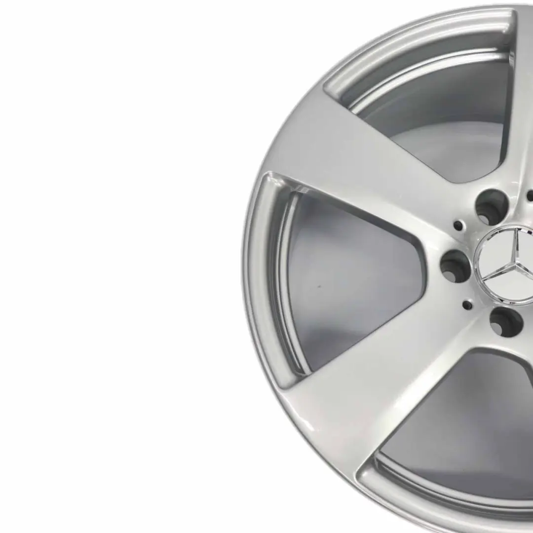 Asse Posteriore Argento Cerchio In Lega 18" Et:54 9J per Mercedes W212 con numero di parte A2124011402 Mercedes W212 Asse Posteriore Argento Cerchio In Lega 18" Et:54 9J - SKU A2124011402 - Numero di parte A2124011402