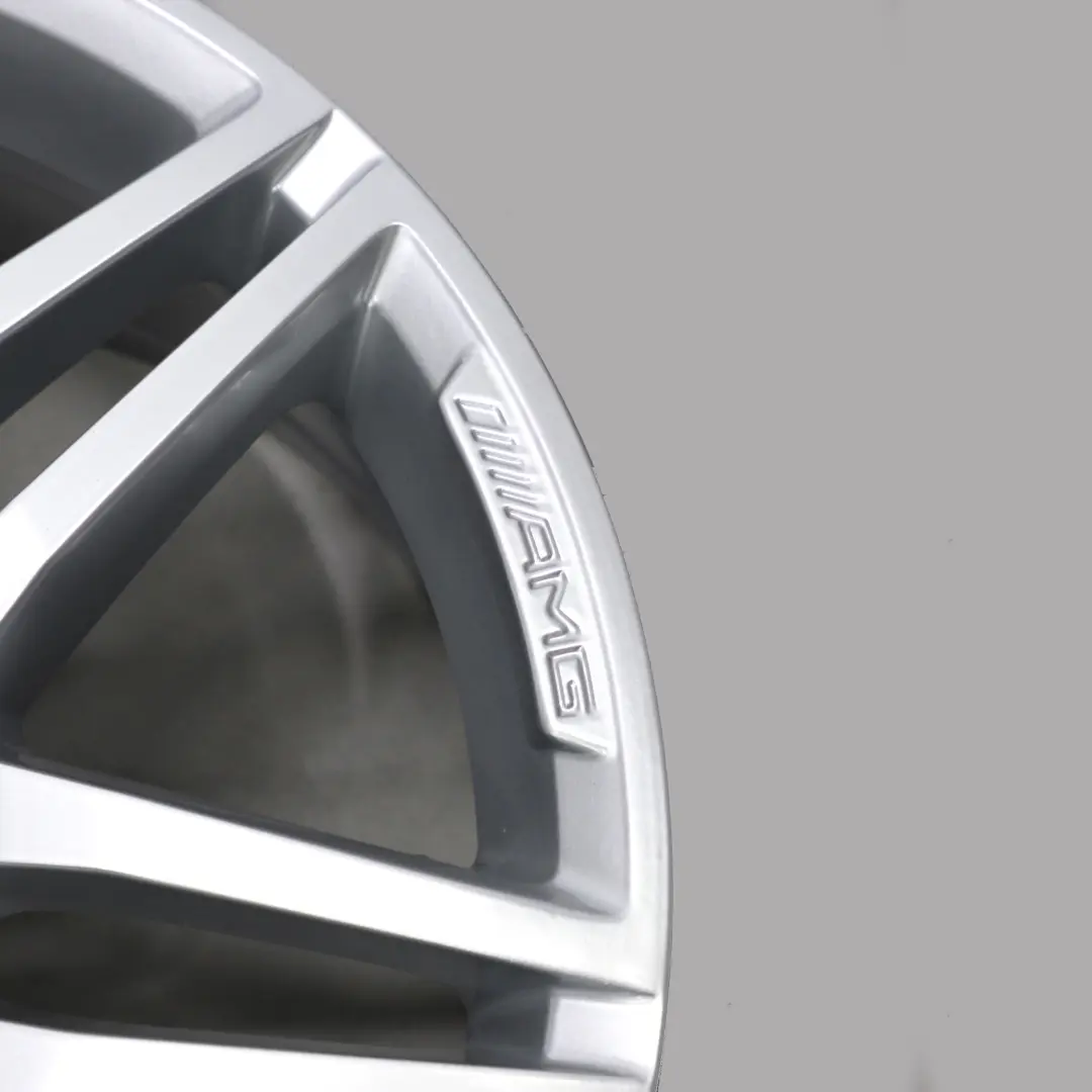 Mercedes-Benz W207 C207 Llanta De aleacion 19" AMG 7 Doble Radio para con número de pieza A2124011900 Mercedes-Benz W207 C207 Llanta De aleacion 19" AMG 7 Doble Radio - SKU A2124011900 - Número de pieza A2124011900