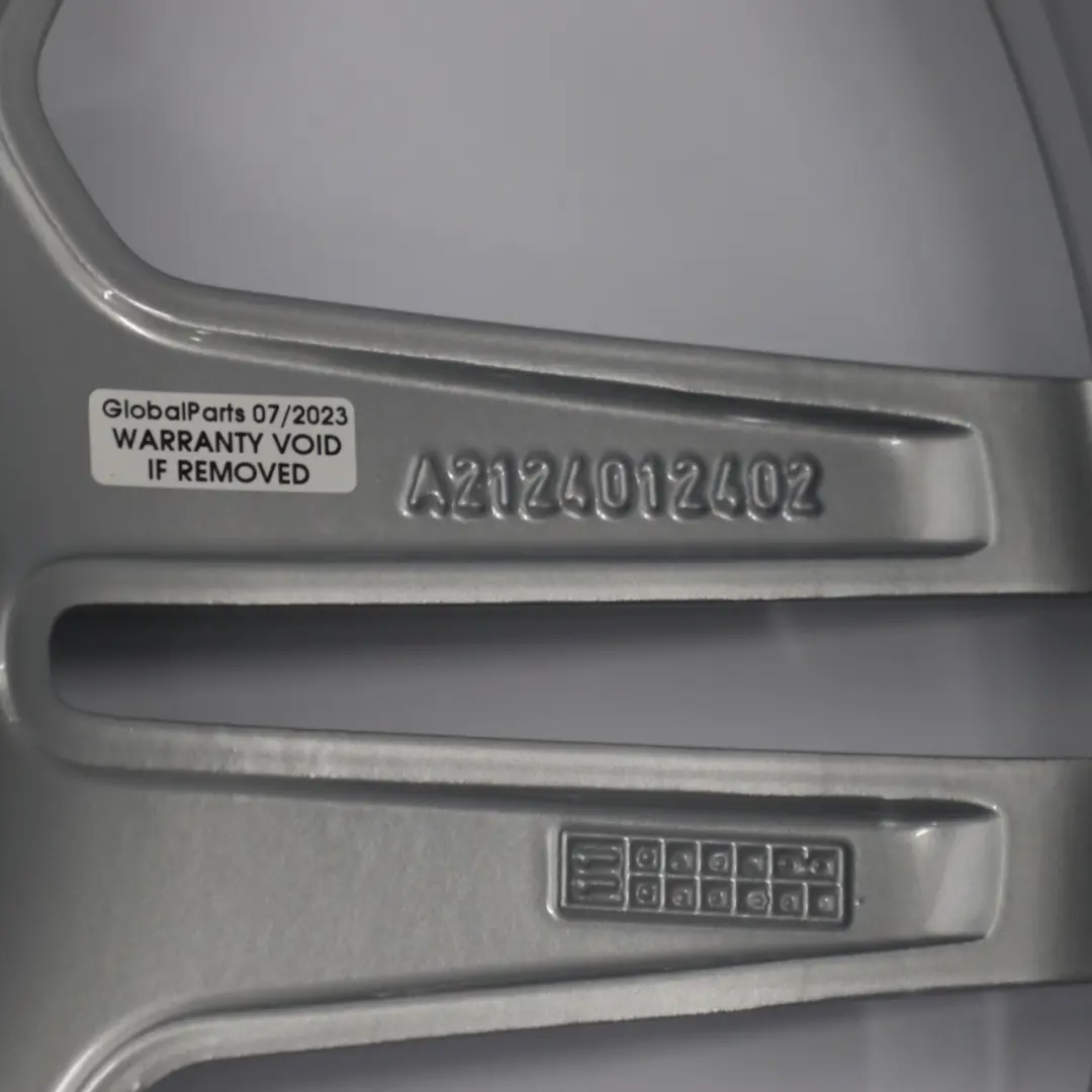 Mercedes W212 essieu arriere jante en alliage argente 18" ET:54 9J - SKU A2124012402 - Numéro de pièce A2124012402