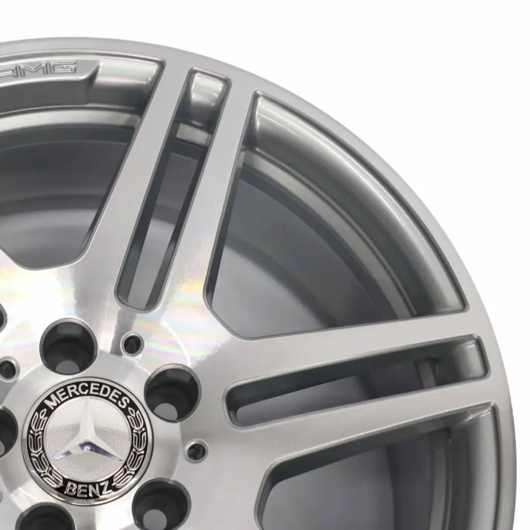 Mercedes-Benz W212 Hinten Silber Alufelge Alu Felge 18" ET:54 9J für mit Teilenummer A2124012402 Mercedes-Benz W212 Hinten Silber Alufelge Alu Felge 18" ET:54 9J - SKU A2124012402 - Teilenummer A2124012402