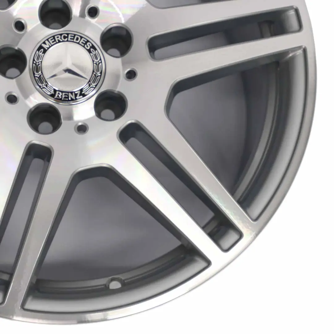 Eje Trasero Plata Llanta de Aleacion 18 "ET: 54 9J para Mercedes W212 con número de pieza A2124012402 Mercedes W212 Eje Trasero Plata Llanta de Aleacion 18 "ET: 54 9J - SKU A2124012402 - Número de pieza A2124012402