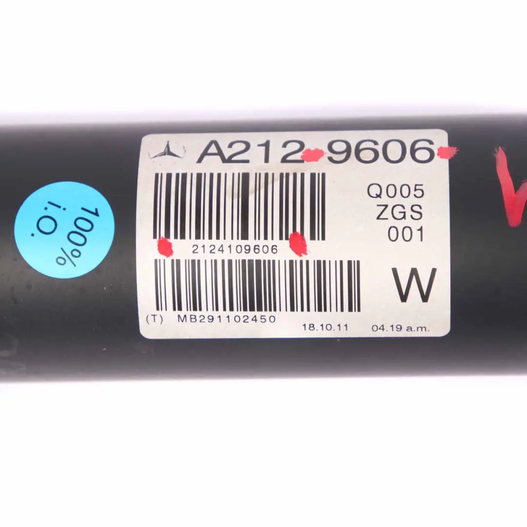 Propshaft Shaft OM642 Diesel Drive Shaft Automatic to Mercedes W212 with Part number A2124109606 Mercedes W212 Propshaft Shaft OM642 Diesel Drive Shaft Automatic - SKU A2124109606 - Part number A2124109606