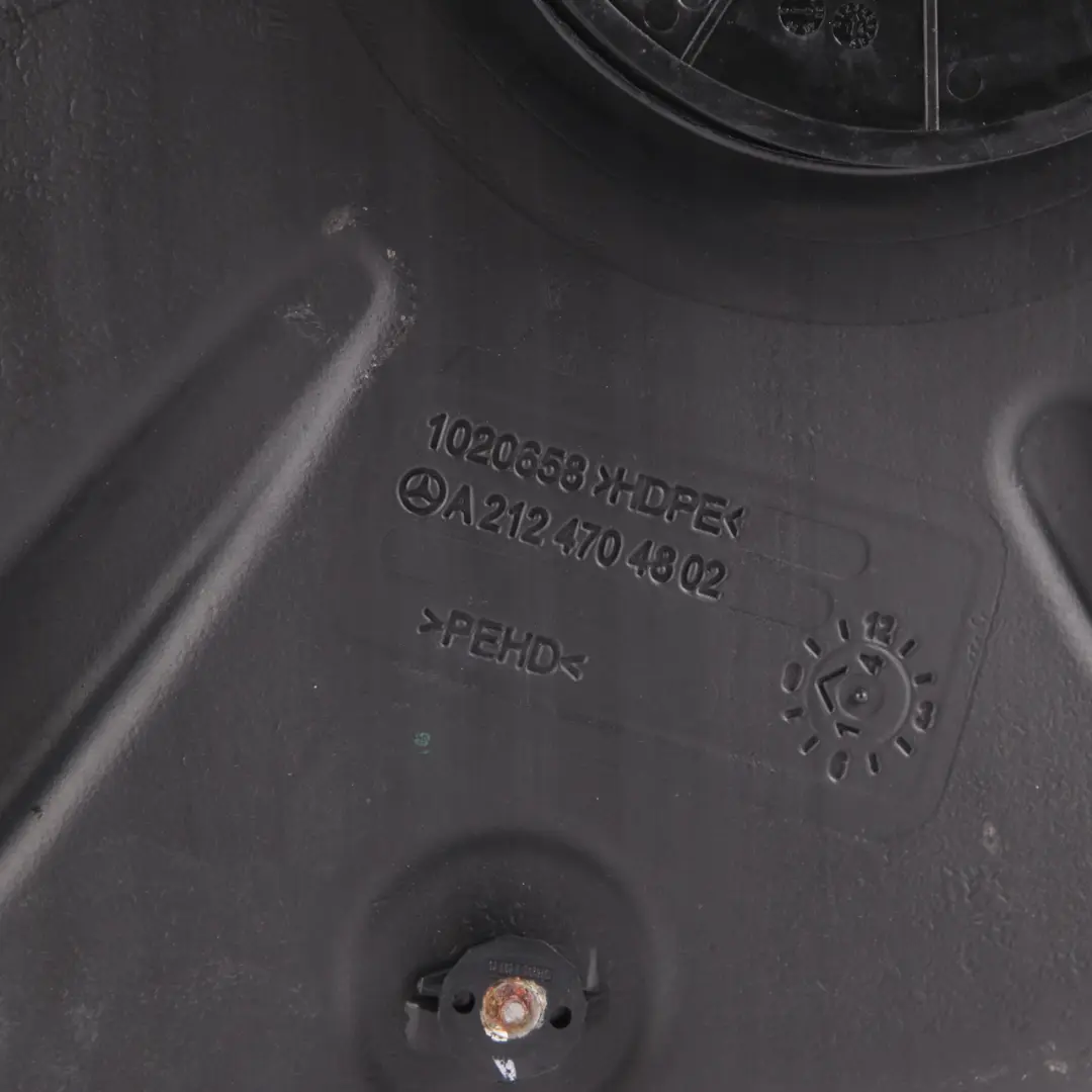 Additiv Tank Mercedes W207 W212 Bluetec Adblue Diesel Tank für mit Teilenummer A2124700200 Additiv Tank Mercedes W207 W212 Bluetec Adblue Diesel Tank - SKU A2124700200 - Teilenummer A2124700200