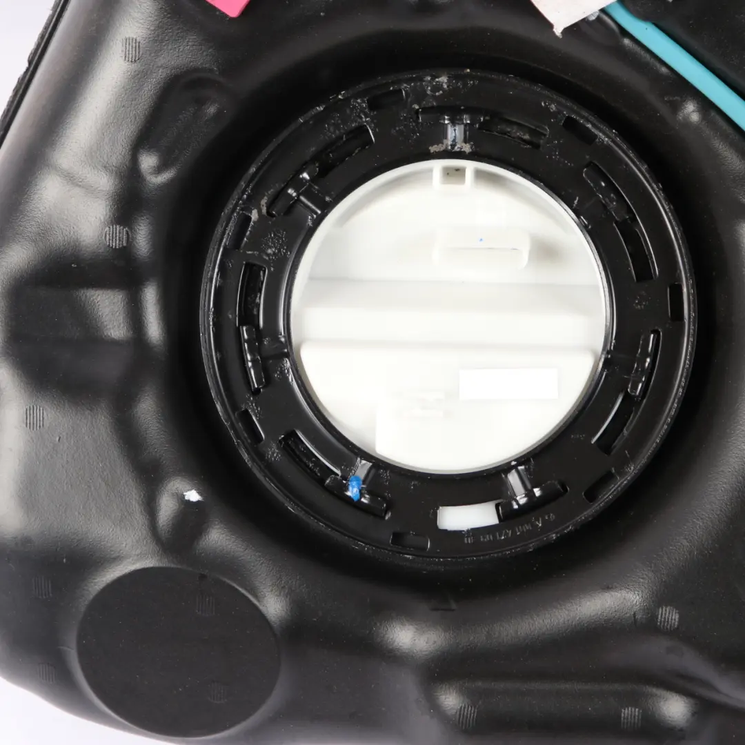 Mercedes W212 Réservoir De Carburant Diesel Om651 Complet - SKU A2124708601-1 - Numéro de pièce A2124708601