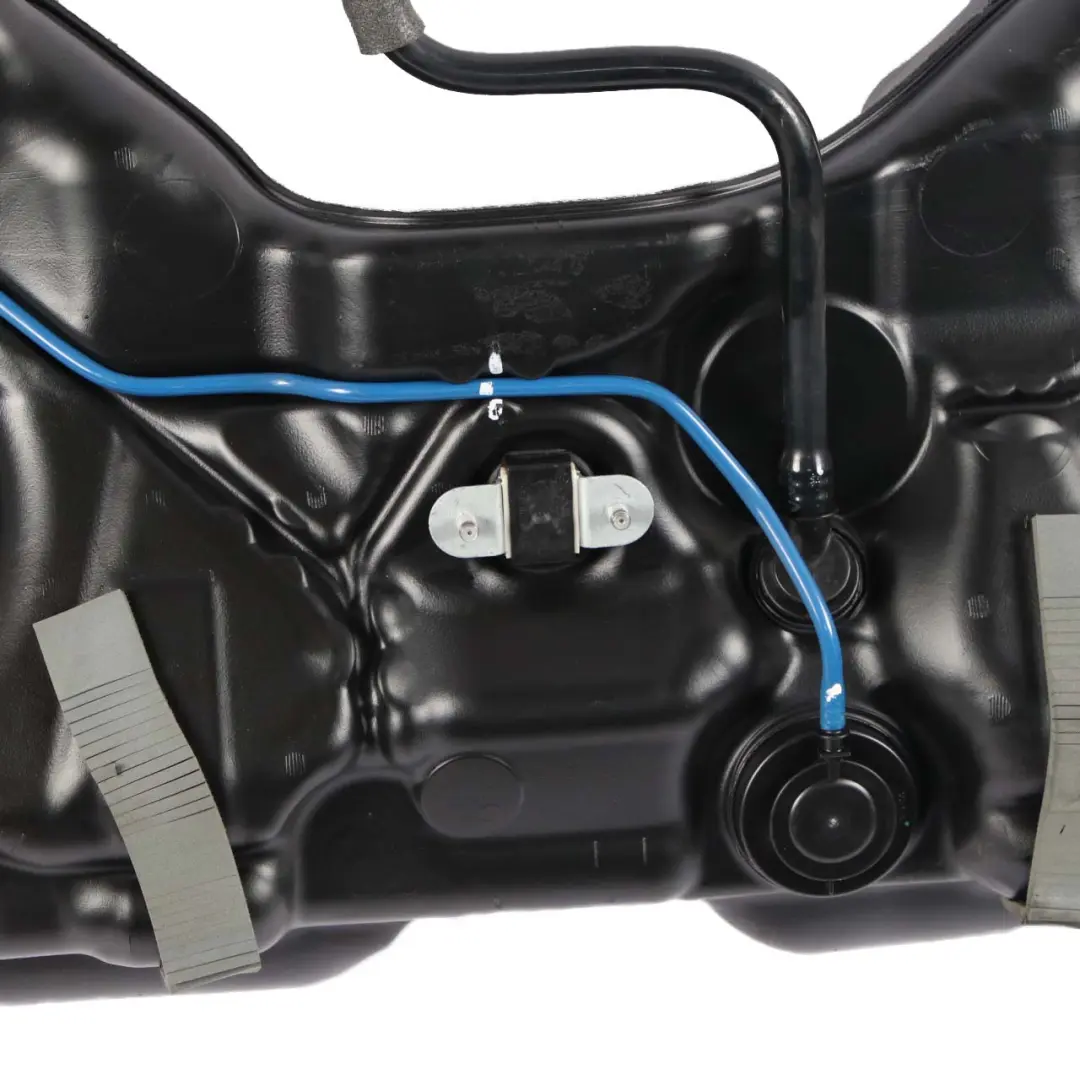 OM651 Complete to Mercedes W212 Fuel Tank Diesel with Part number A2124708601 Mercedes W212 Fuel Tank Diesel OM651 Complete - SKU A2124708601 - Part number A2124708601