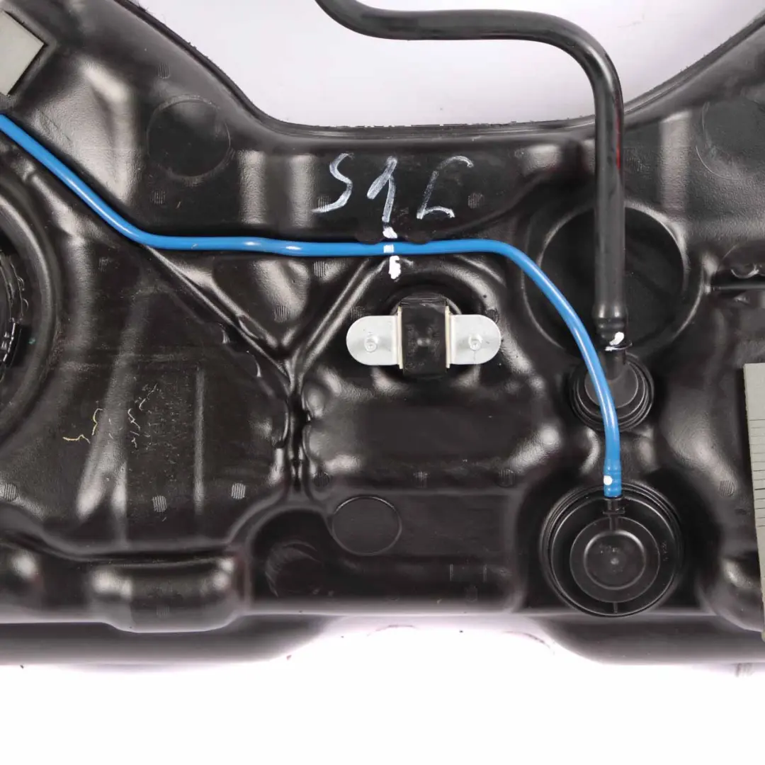 OM651 Bare Fuel Tank E-Class to Mercedes W212 Fuel Tank Diesel with Part number A2124708601 Mercedes W212 Fuel Tank Diesel OM651 Bare Fuel Tank E-Class - SKU A2124708901 - Part number A2124708601