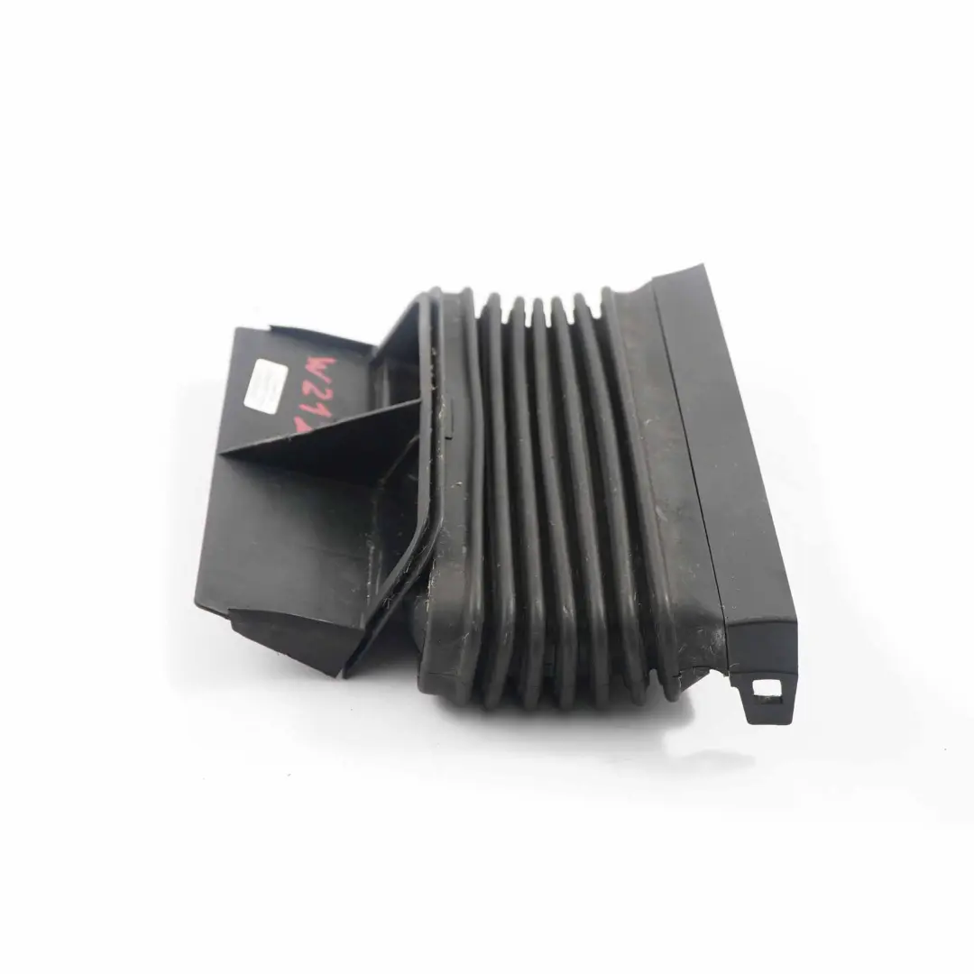 Wlot Powietrza Chłodnicy Diesel do Mercedes W212 o numerze A2125050161 Mercedes W212 Wlot Powietrza Chłodnicy Diesel - SKU A2125050161 - Numer Części A2125050161