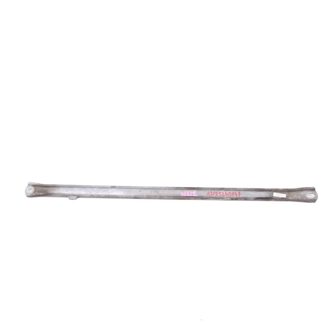 Mercedes W212 Pare-Boue Barre Soutien Avant - SKU A2125240147 - Numéro de pièce A2125240147