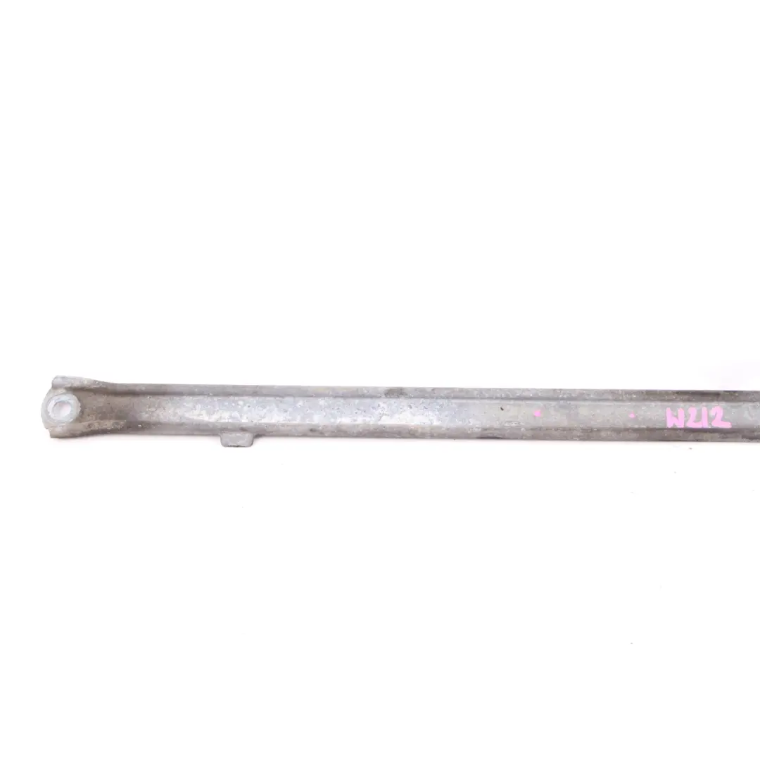 Mercedes W212 Pare-Boue Barre Soutien Avant - SKU A2125240147 - Numéro de pièce A2125240147
