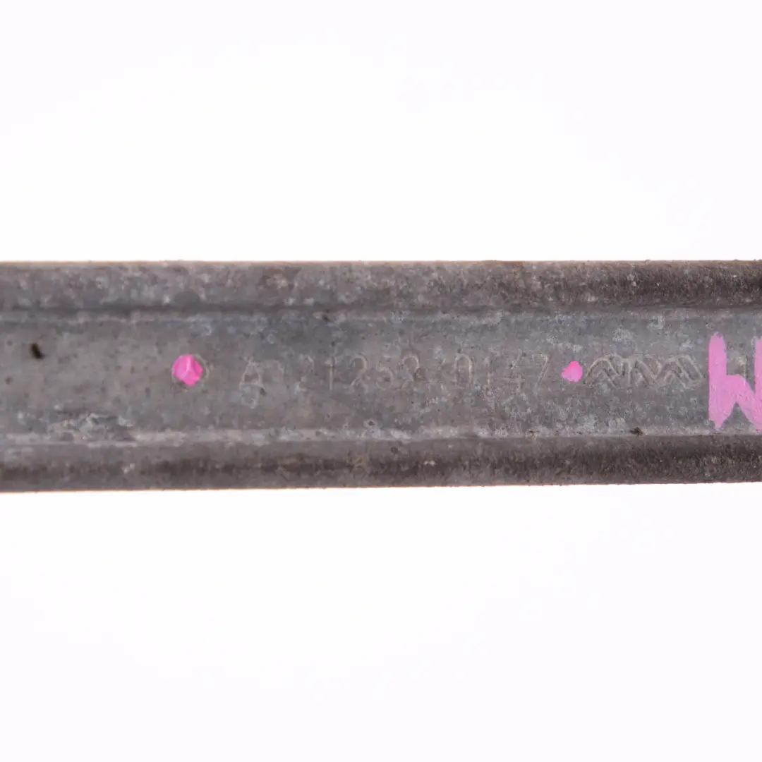 Mercedes W212 Pare-Boue Barre Soutien Avant - SKU A2125240147 - Numéro de pièce A2125240147