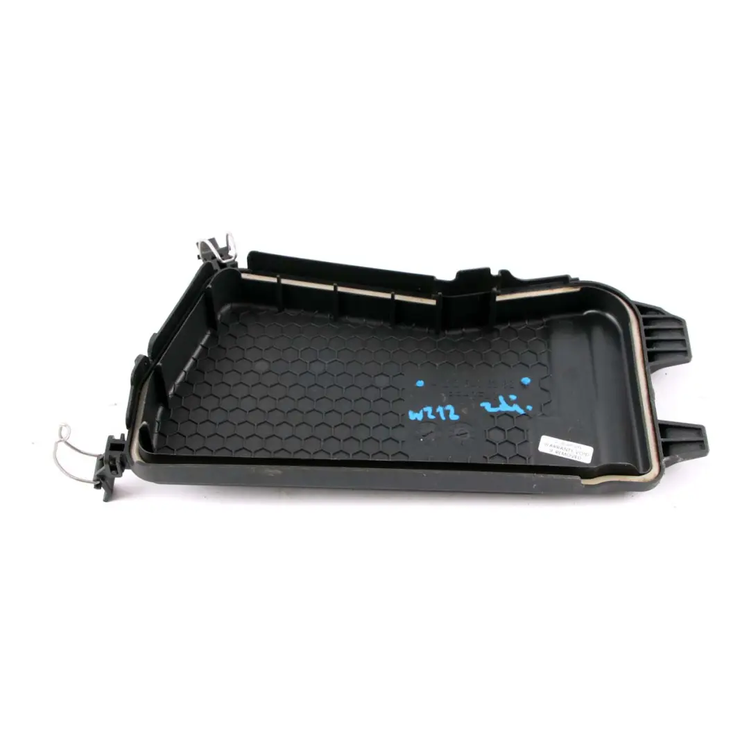 Tapa Caja De Fusibles Tapa Panel para Mercedes W212 con número de pieza A2125400382 Mercedes W212 Tapa Caja De Fusibles Tapa Panel - SKU A2125400382 - Número de pieza A2125400382