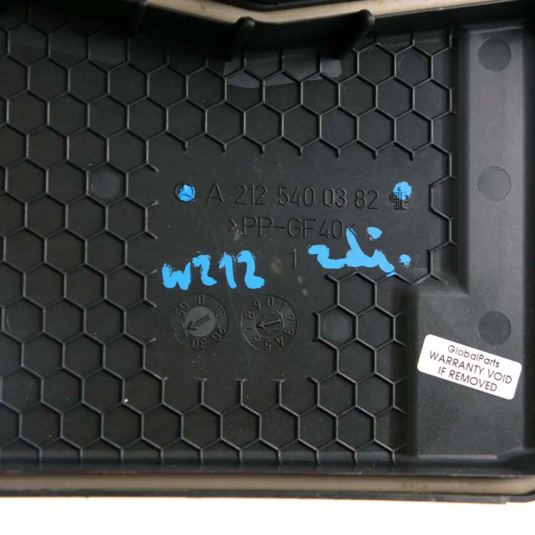 Abdeckung Sicherungskasten Trim Panel Deckel für Mercedes W212 mit Teilenummer A2125400382 Mercedes W212 Abdeckung Sicherungskasten Trim Panel Deckel - SKU A2125400382 - Teilenummer A2125400382