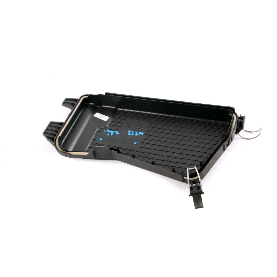 Couvercle De Boîte À Fusibles Panneau De Garniture pour Mercedes W212 à propos du numéro de pièce A2125400382 Mercedes W212 Couvercle De Boîte À Fusibles Panneau De Garniture - SKU A2125400382 - Numéro de pièce A2125400382