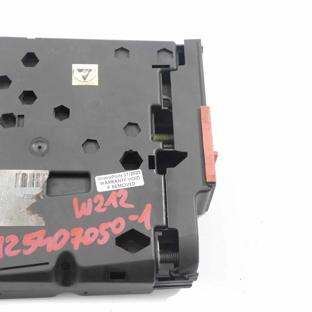 Mercedes W212 Caja Fusibles Unidad Control Distribución Eléctrica - SKU A2125407050-1 - Número de pieza A2125407050