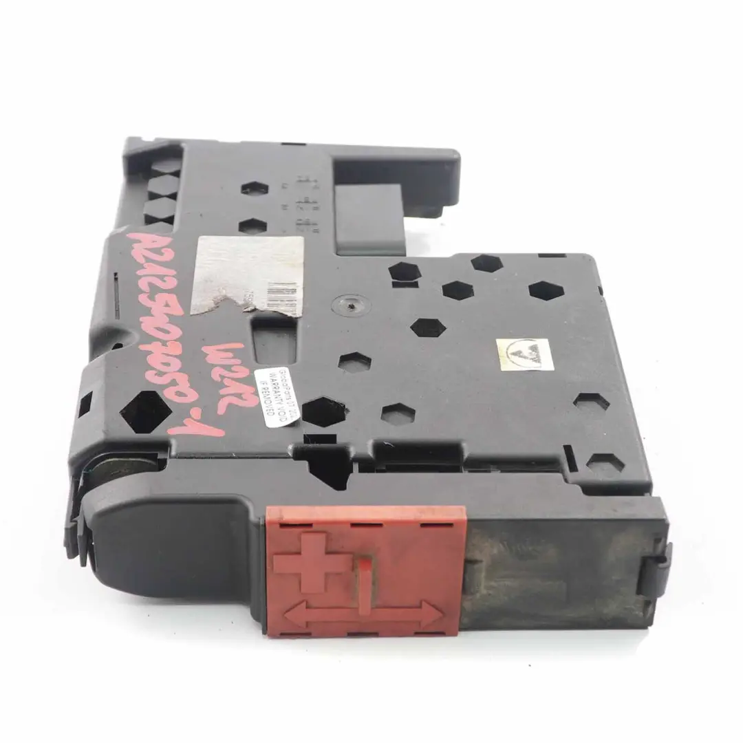 Mercedes W212 Caja Fusibles Unidad Control Distribución Eléctrica - SKU A2125407050-1 - Número de pieza A2125407050