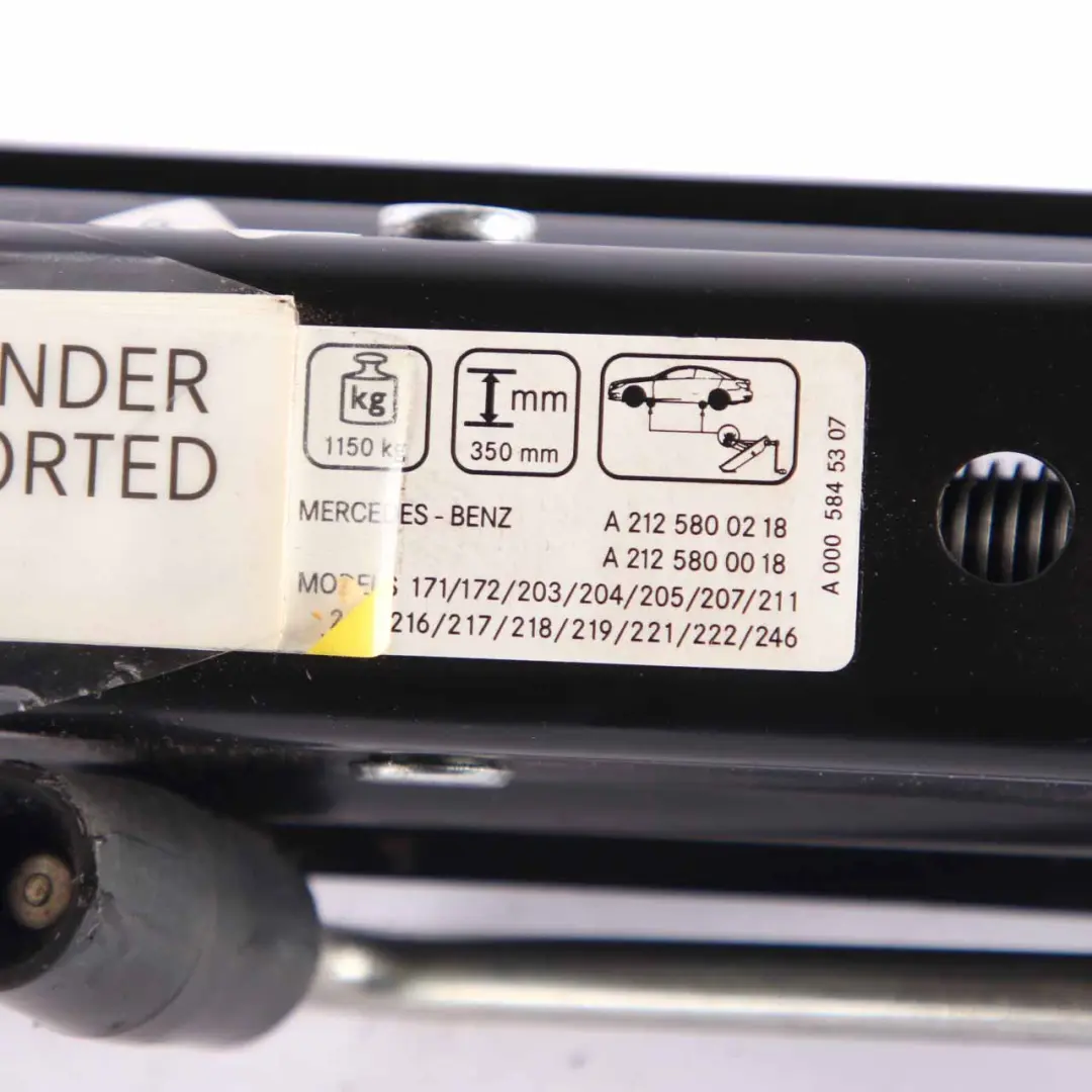 Attrezzo Per Cric Per Auto Ruota Di Emergenza per Mercedes W204 W212 con numero di parte A2125800218 Mercedes W204 W212 Attrezzo Per Cric Per Auto Ruota Di Emergenza - SKU A2125800218 - Numero di parte A2125800218