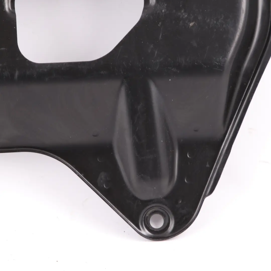 Mercedes W203 M111 Soporte del Cojinete de Bomba Direccion Asistida A1110940241 - SKU A2126280411 - Número de pieza A2126280411