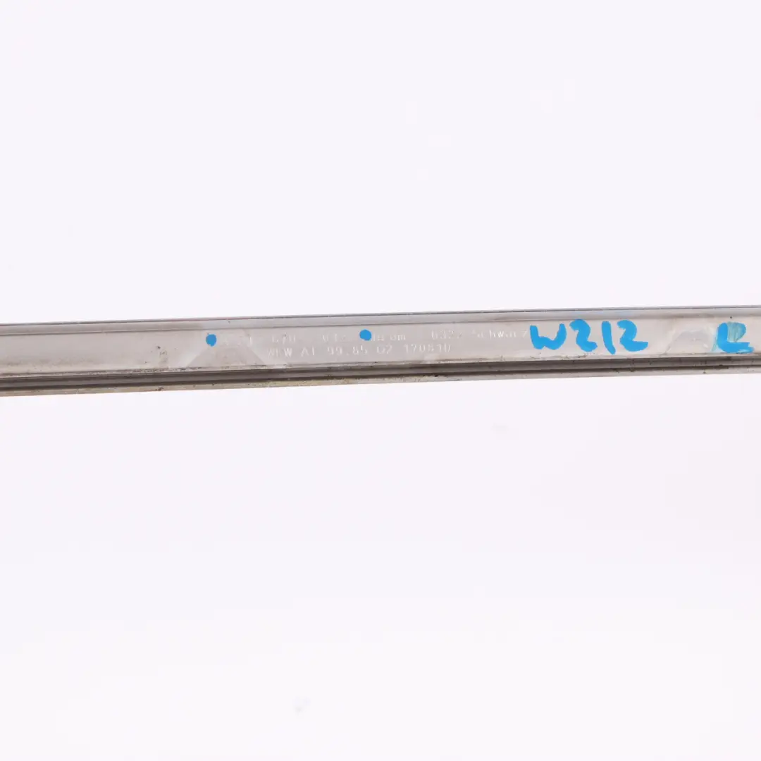 Mercedes W212 Window Strip Door Trim Molding Rear Left N/S Chrome A2127350965 - SKU A2126700122 - Numéro de pièce A2126700122