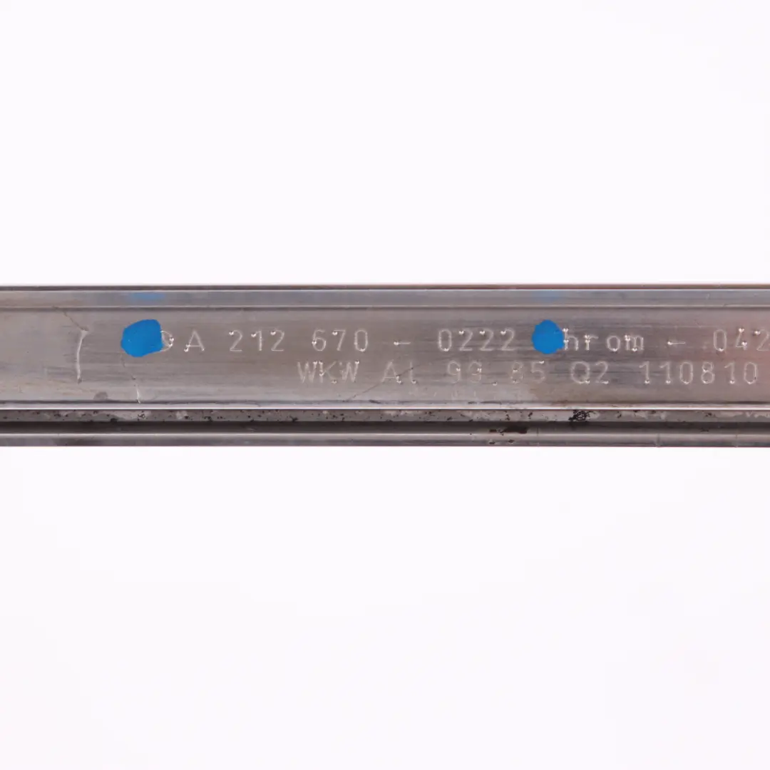 Ventana Franja Moldura Trasera Derecha Cromo para Mercedes S212 con número de pieza A2126700222 Mercedes S212 Ventana Franja Moldura Trasera Derecha Cromo - SKU A2126700222 - Número de pieza A2126700222