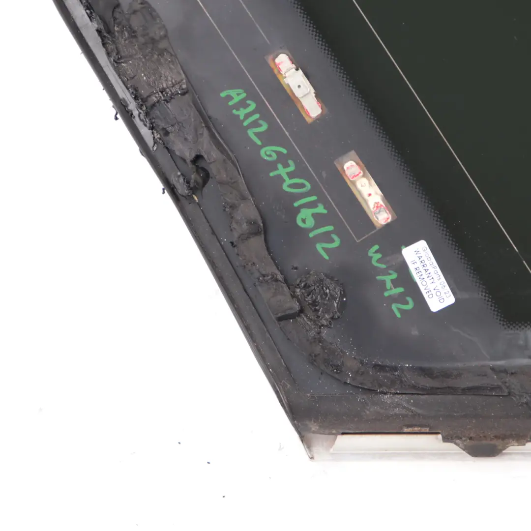 Quart de vitre latérale Mercedes S212 Arrière Droite Vitrage latéral teinté AS3 pour à propos du numéro de pièce A2126701612 Quart de vitre latérale Mercedes S212 Arrière Droite Vitrage latéral teinté AS3 - SKU A2126701612 - Numéro de pièce A2126701612