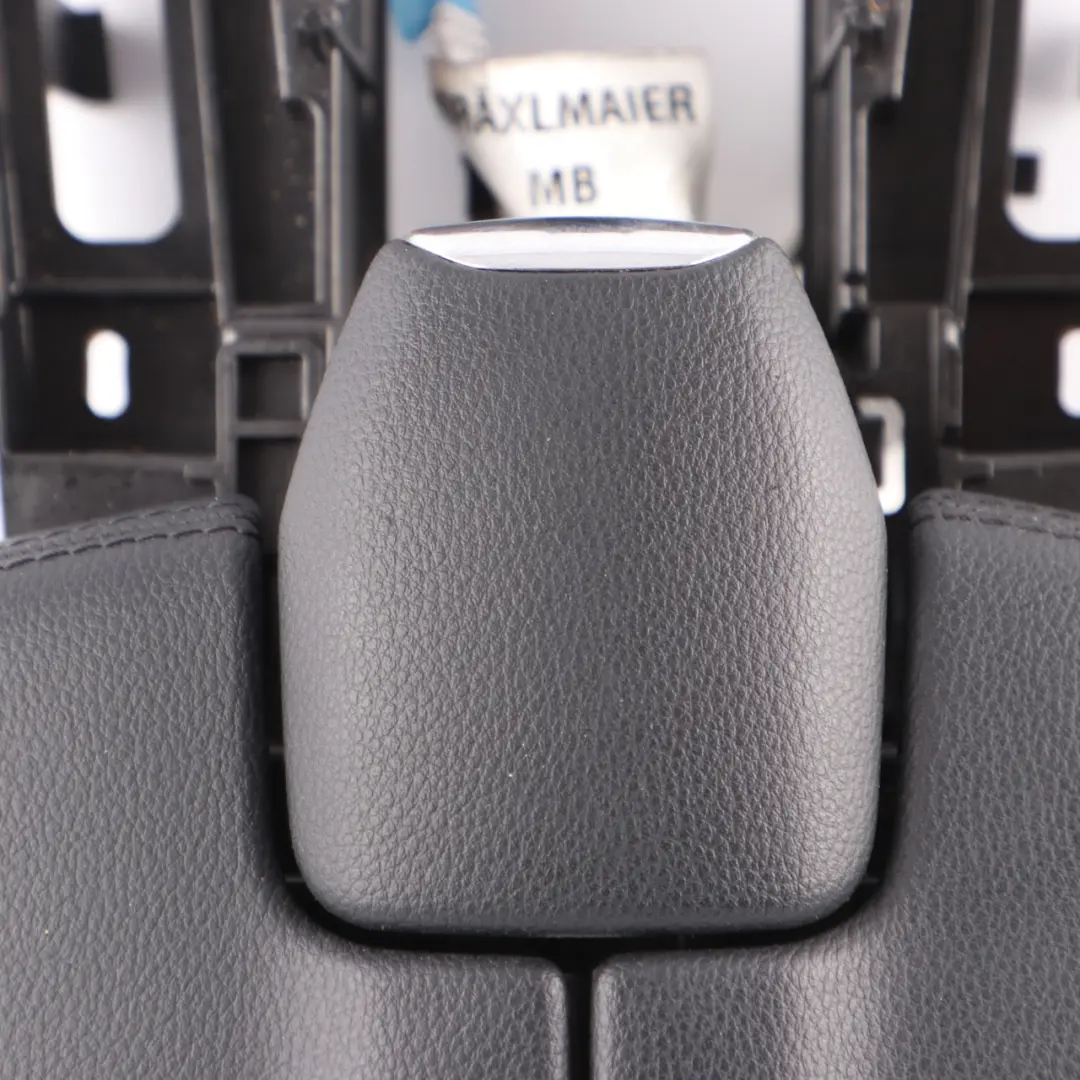 Podłokietnik Tunelu Środkowego Czarny Skóra do Mercedes W212 o numerze A2126800039 Mercedes W212 Podłokietnik Tunelu Środkowego Czarny Skóra - SKU A2126800039 - Numer Części A2126800039