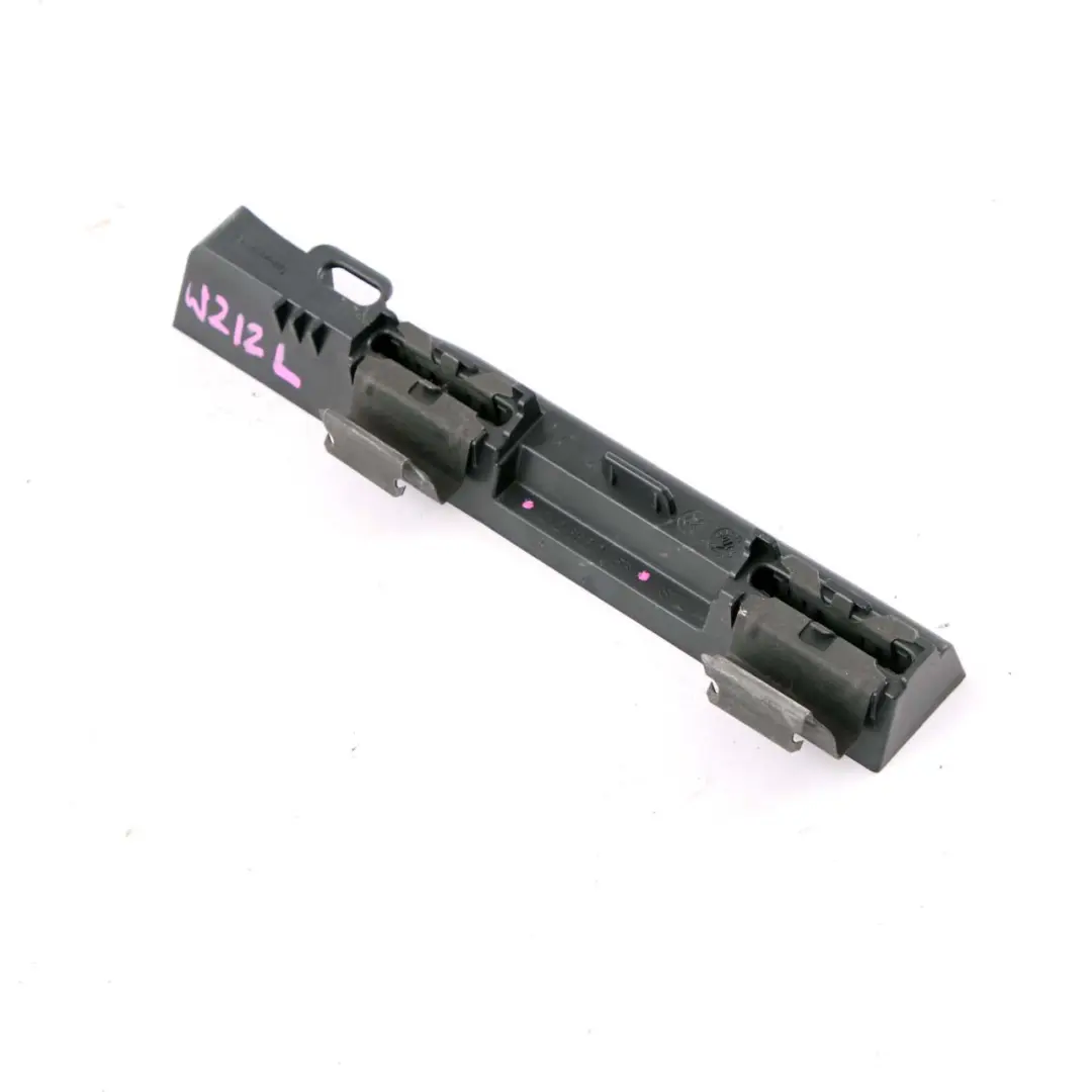 Mercedes W212 Support Garniture arrière gauche Support intérieure - SKU A2126800156 - Numéro de pièce A2126800156