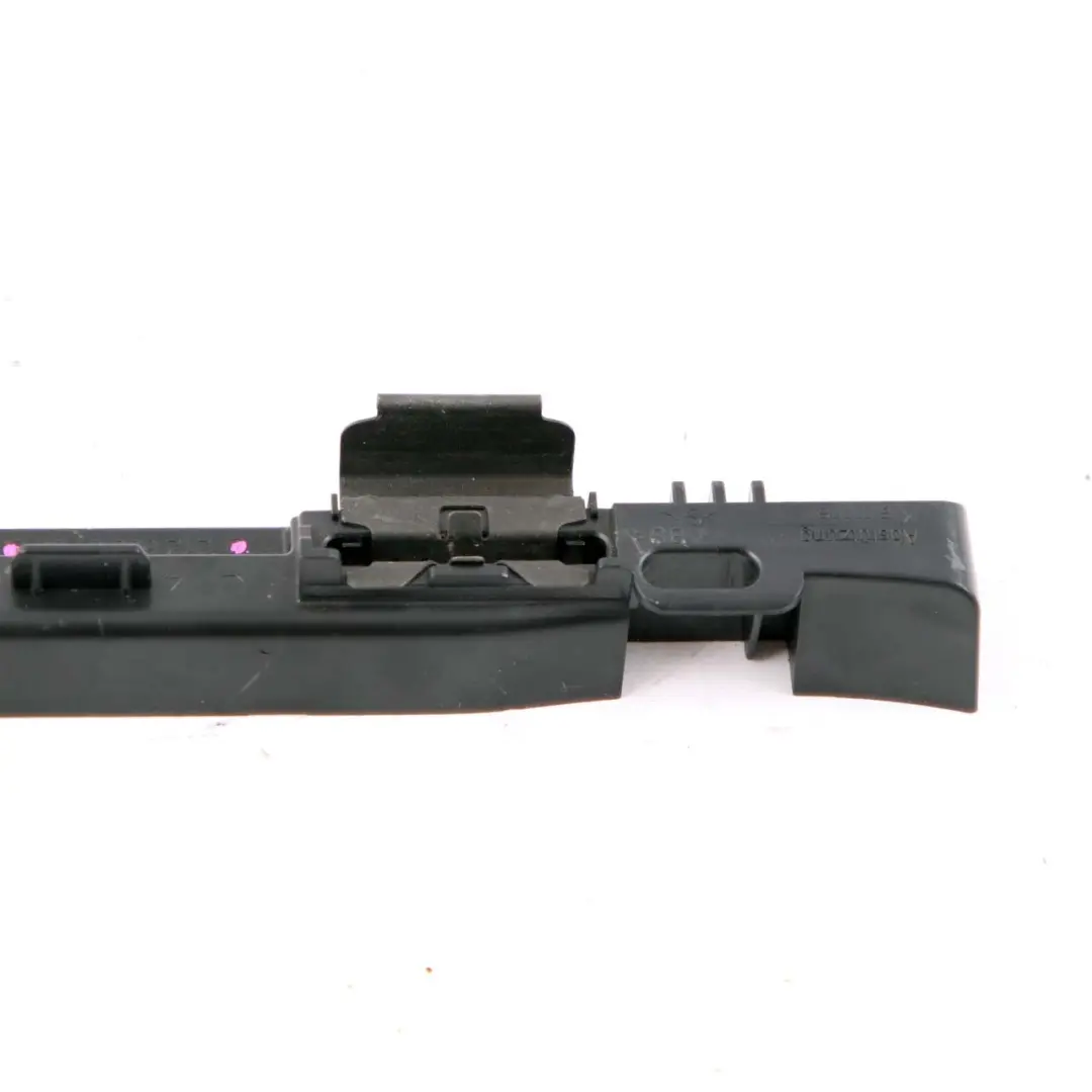 Support Garniture arrière gauche Support intérieure pour Mercedes W212 à propos du numéro de pièce A2126800156 Mercedes W212 Support Garniture arrière gauche Support intérieure - SKU A2126800156 - Numéro de pièce A2126800156