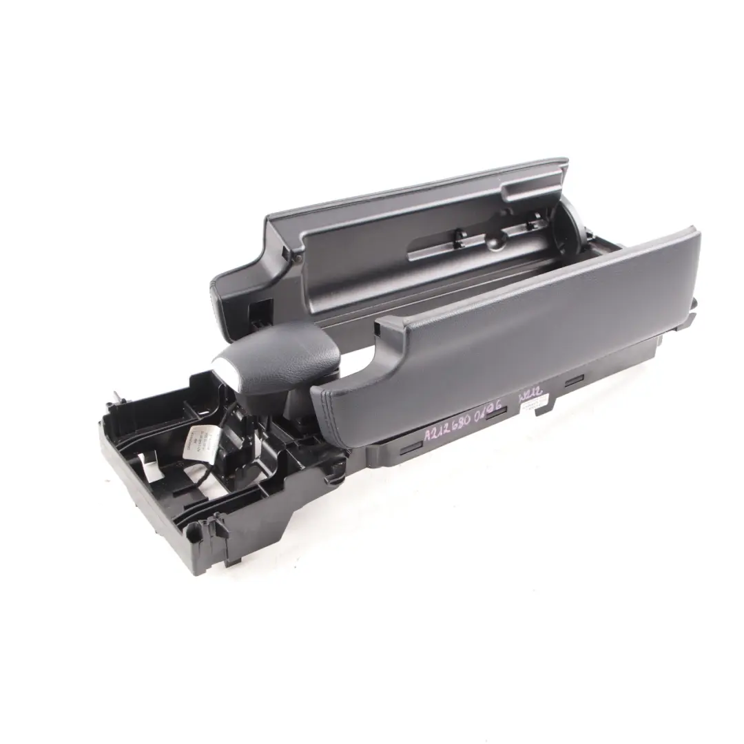 Mercedes W212 Accoudoir central Console de rangement Plateau - SKU A2126800196 - Numéro de pièce A2126800196