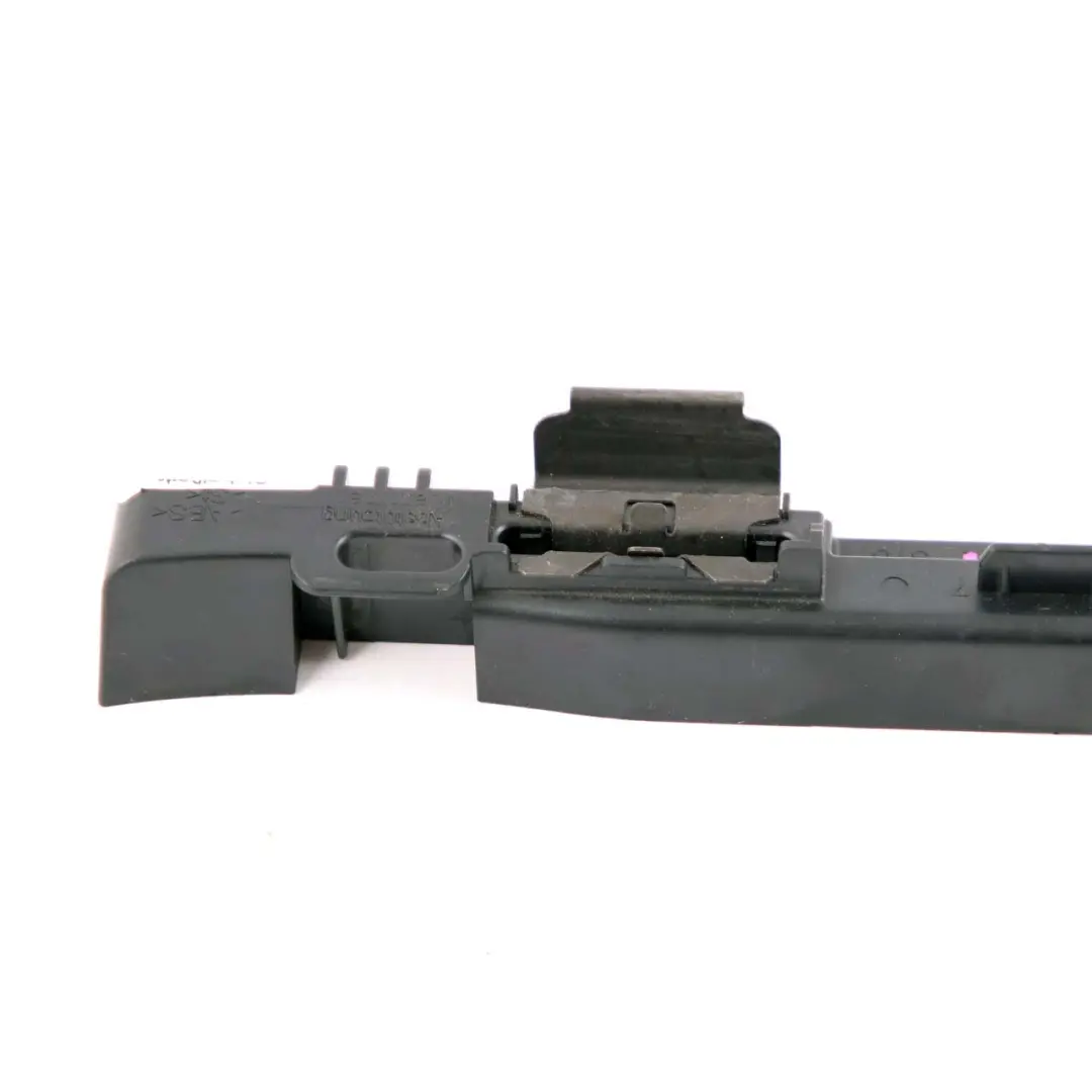 Soporte Embellecedor Trasero Derecho De Pieza Interior para Mercedes W212 con número de pieza A2126800256 Mercedes W212 Soporte Embellecedor Trasero Derecho De Pieza Interior - SKU A2126800256 - Número de pieza A2126800256