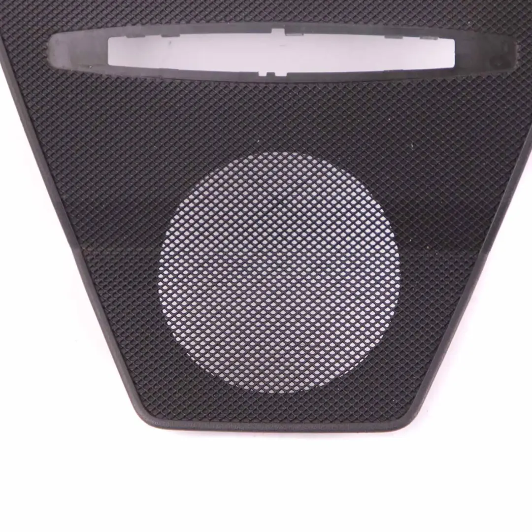 Mercedes W212 Coperchio altoparlante cruscotto Trim Panel Griglia anteriore - SKU A2126800589 - Numero di parte A2126800589