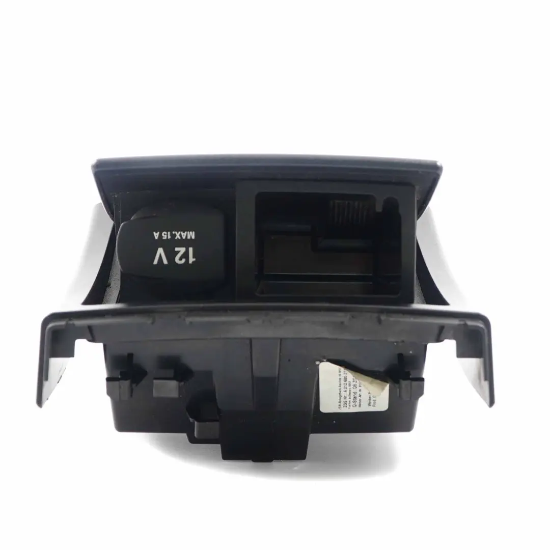 Mittelkonsole Aschenbecher Hinten Einsatz Steckdose für Mercedes W212 mit Teilenummer A2126803750 Mercedes W212 Mittelkonsole Aschenbecher Hinten Einsatz Steckdose - SKU A2126803750 - Teilenummer A2126803750