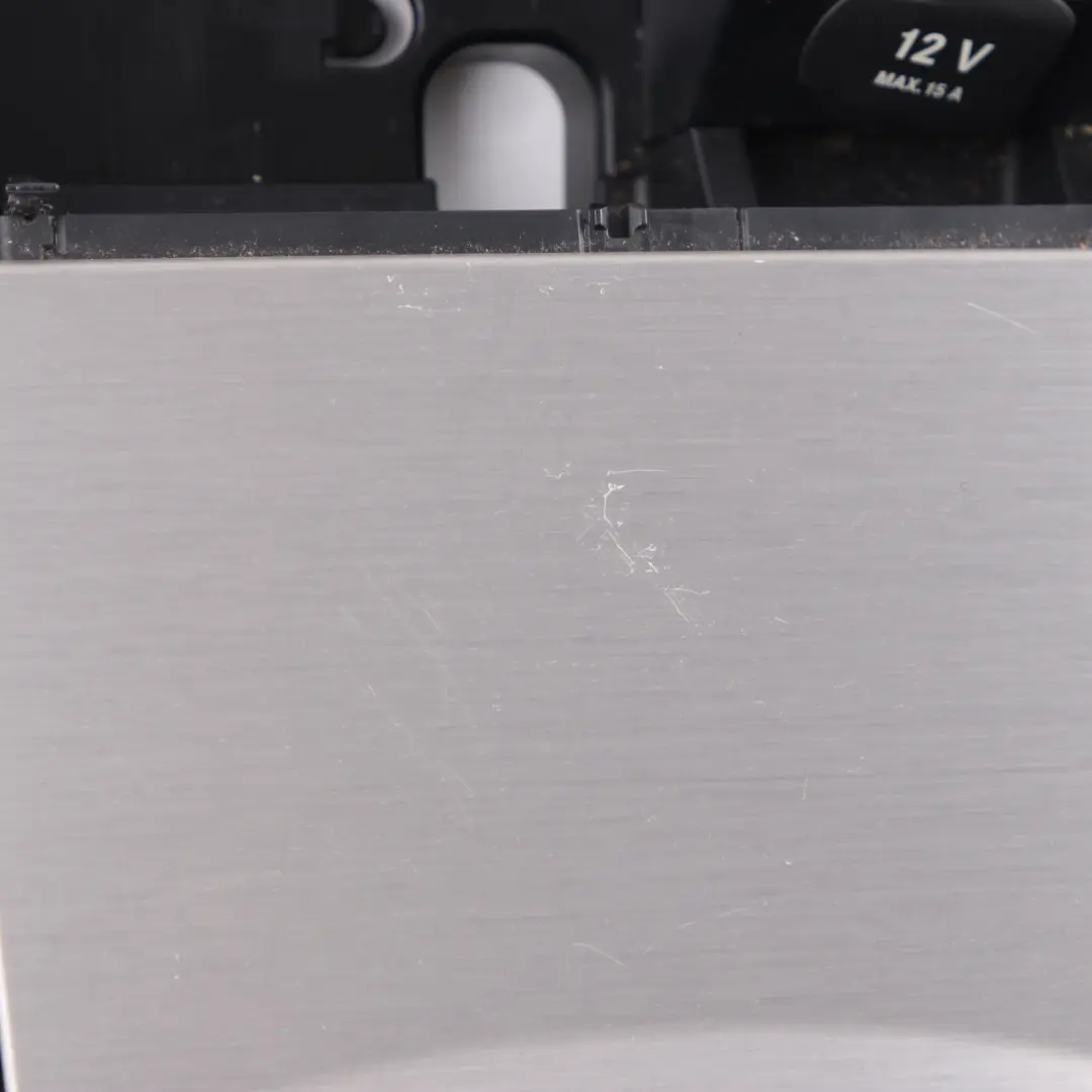 Cendrier De Rangement Console Centrale pour Mercedes W212 à propos du numéro de pièce A2126804050 Mercedes W212 Cendrier De Rangement Console Centrale - SKU A2126804050-1 - Numéro de pièce A2126804050