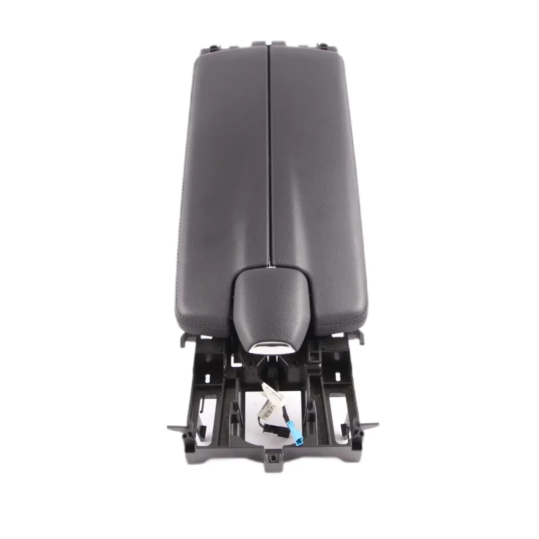 Bracciolo Centrale Vassoio Portaoggetti per Mercedes W212 con numero di parte A2126805602 Mercedes W212 Bracciolo Centrale Vassoio Portaoggetti - SKU A2126805602 - Numero di parte A2126805602