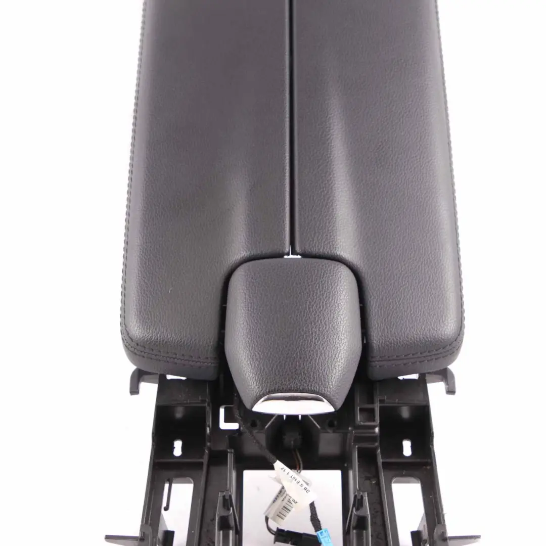 Bracciolo Centrale Vassoio Portaoggetti per Mercedes W212 con numero di parte A2126805602 Mercedes W212 Bracciolo Centrale Vassoio Portaoggetti - SKU A2126805602 - Numero di parte A2126805602