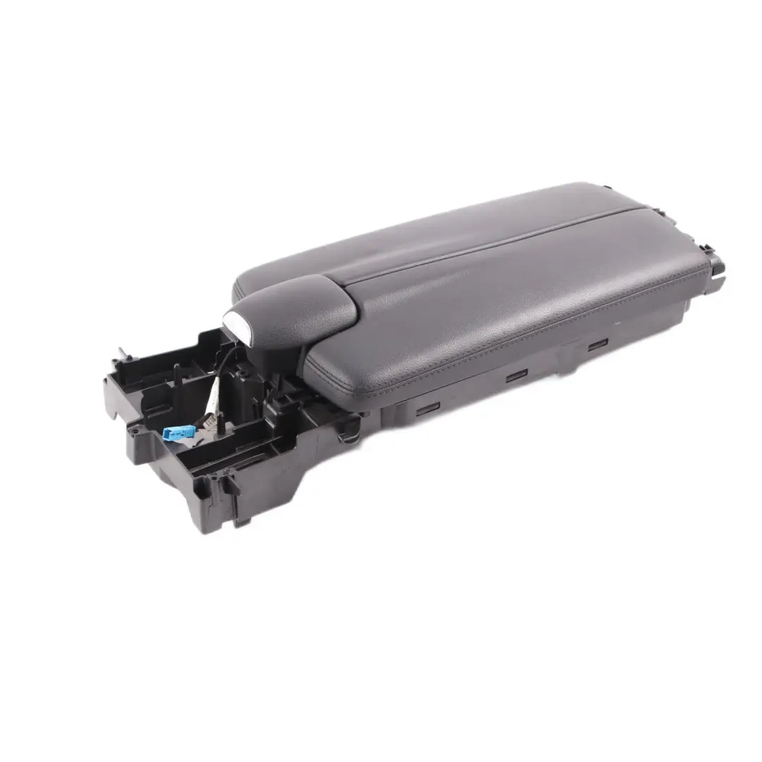 Bracciolo Centrale Vassoio Portaoggetti per Mercedes W212 con numero di parte A2126805602 Mercedes W212 Bracciolo Centrale Vassoio Portaoggetti - SKU A2126805602 - Numero di parte A2126805602
